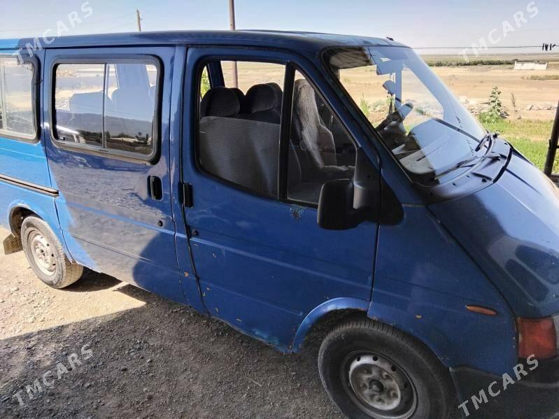 Ford Aerostar 1993 - 25 000 TMT - Бахарден - img 1