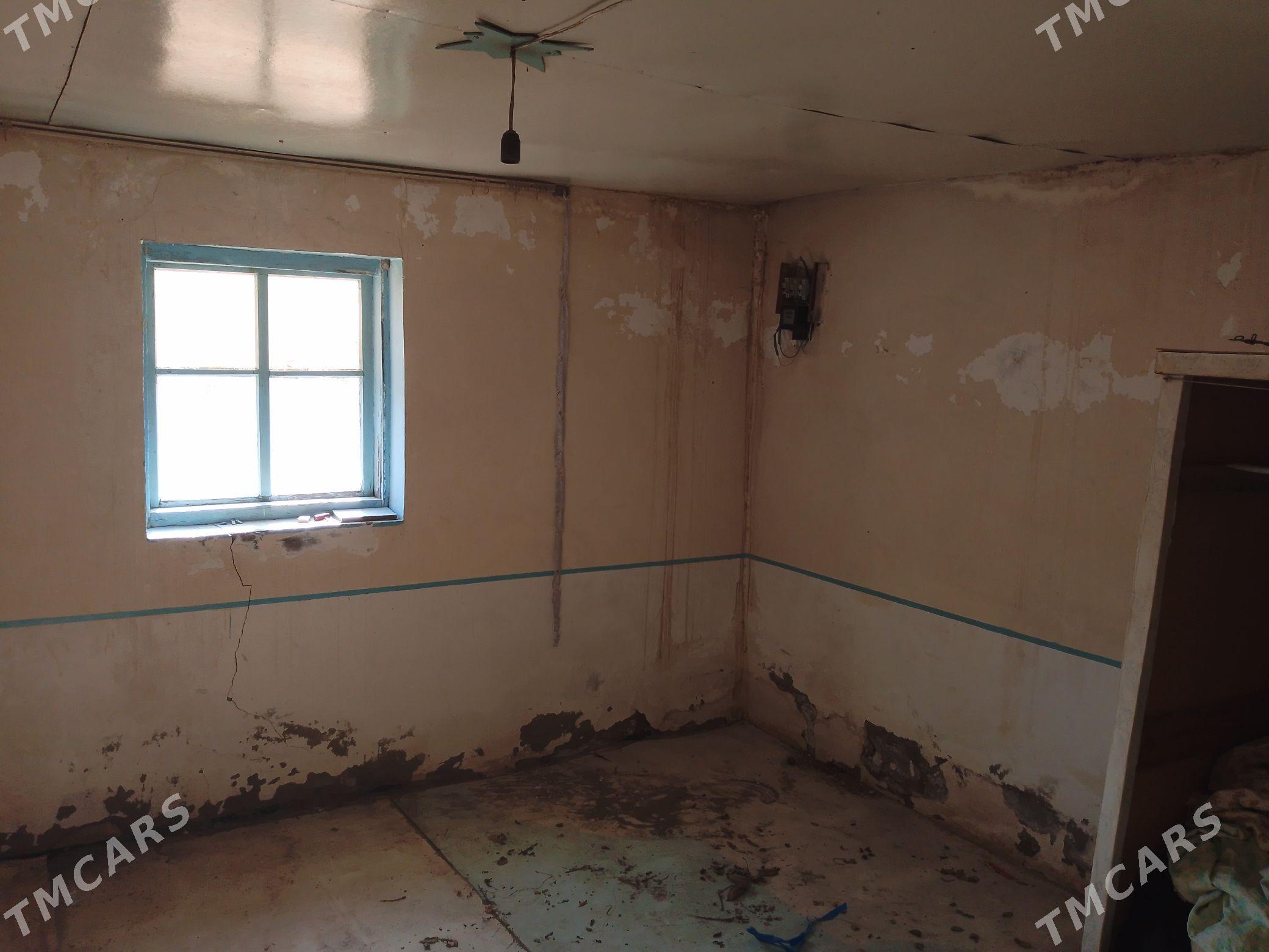 70 yylyk daca - Чарджоу - img 1