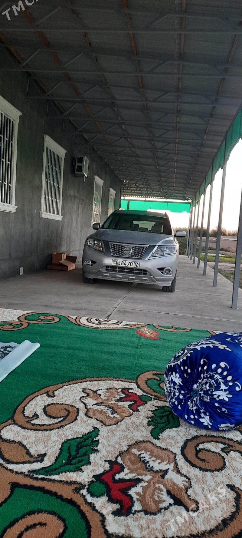 Nissan Pathfinder 2014 - 240 000 TMT - Gurbansoltan Eje - img 1