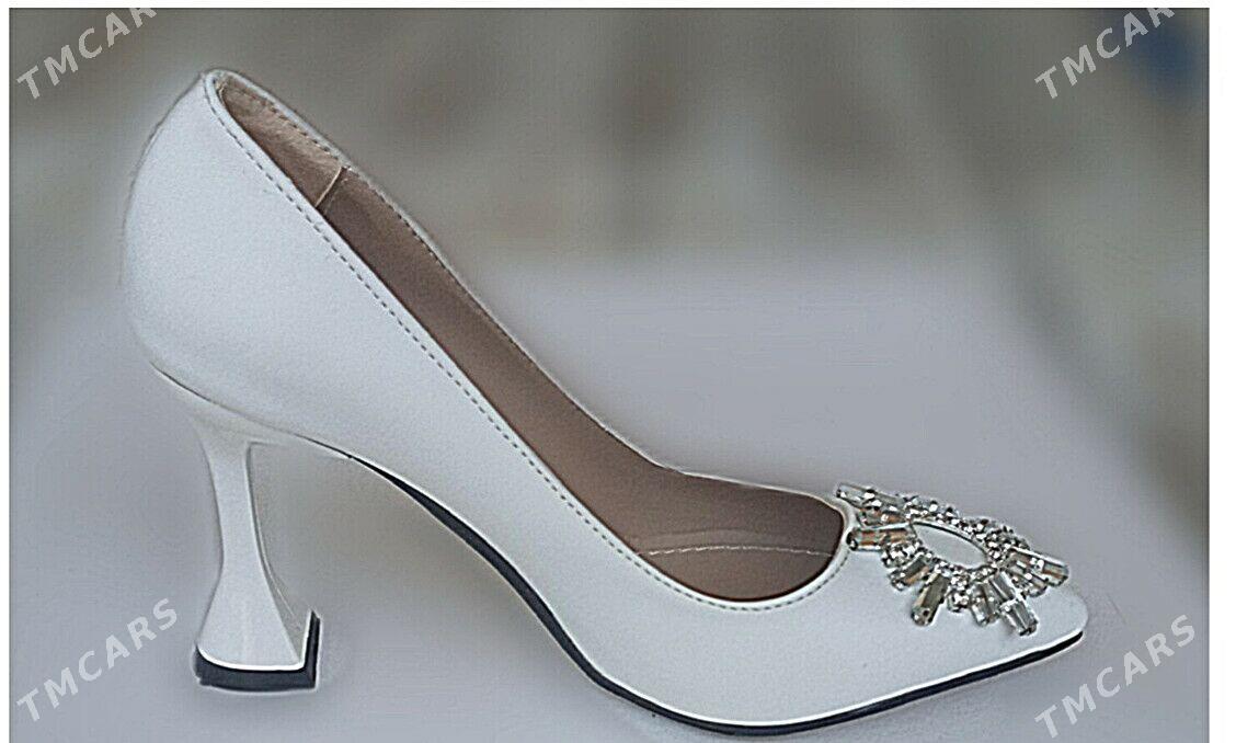 БЕЛЫЕ ТУФЛИ - Туркменабат - img 1