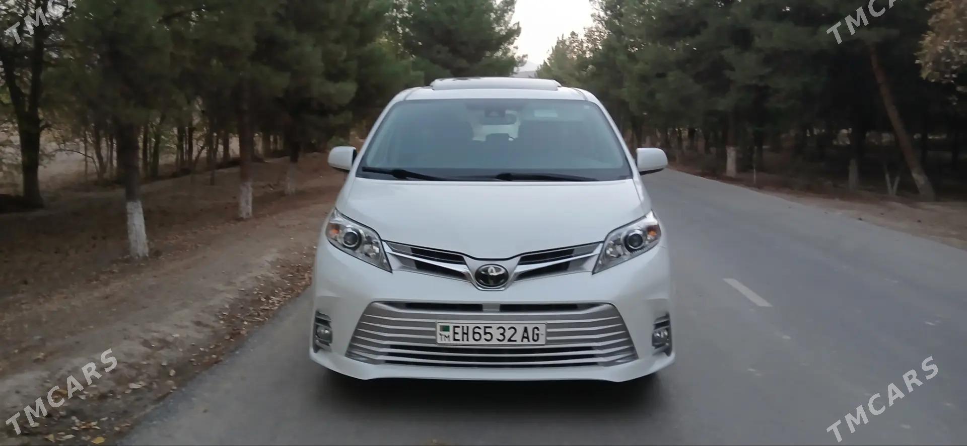 Toyota Sienna 2020 - 570 000 TMT - Гёкдже - img 1