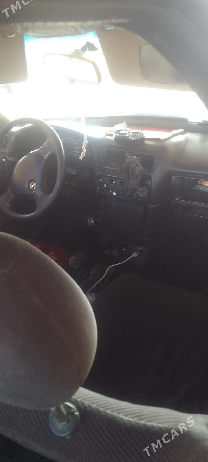 Opel Vectra 1992 - 28 000 TMT - Мары - img 1