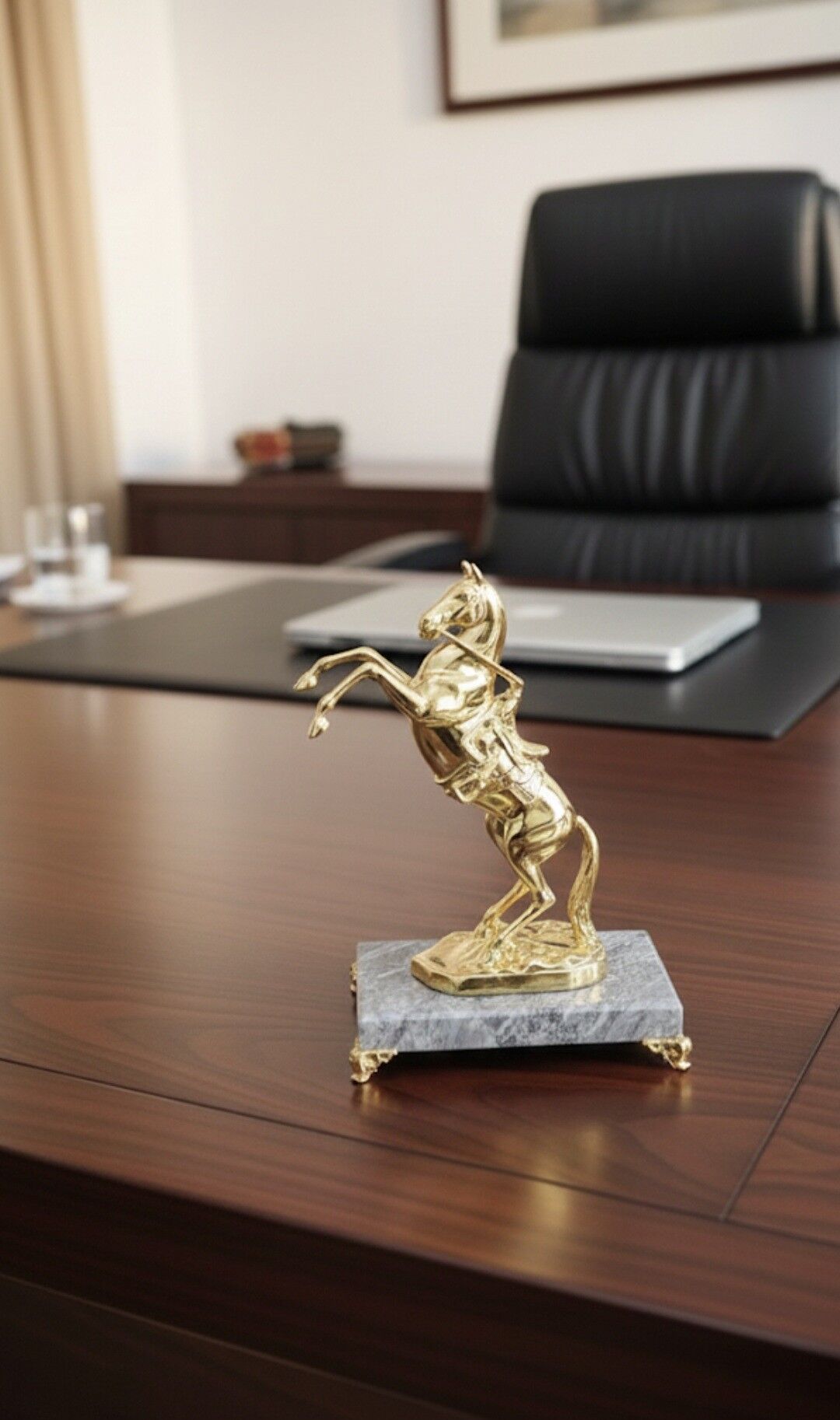 At bedew heykel suwenir - Ашхабад - img 1