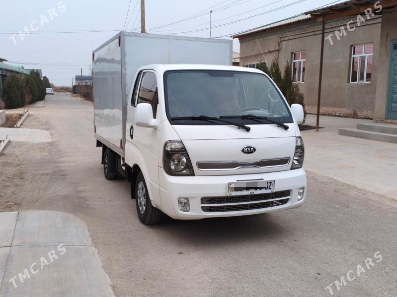 Kia Bongo 2017 - 205 000 TMT - Daşoguz - img 1