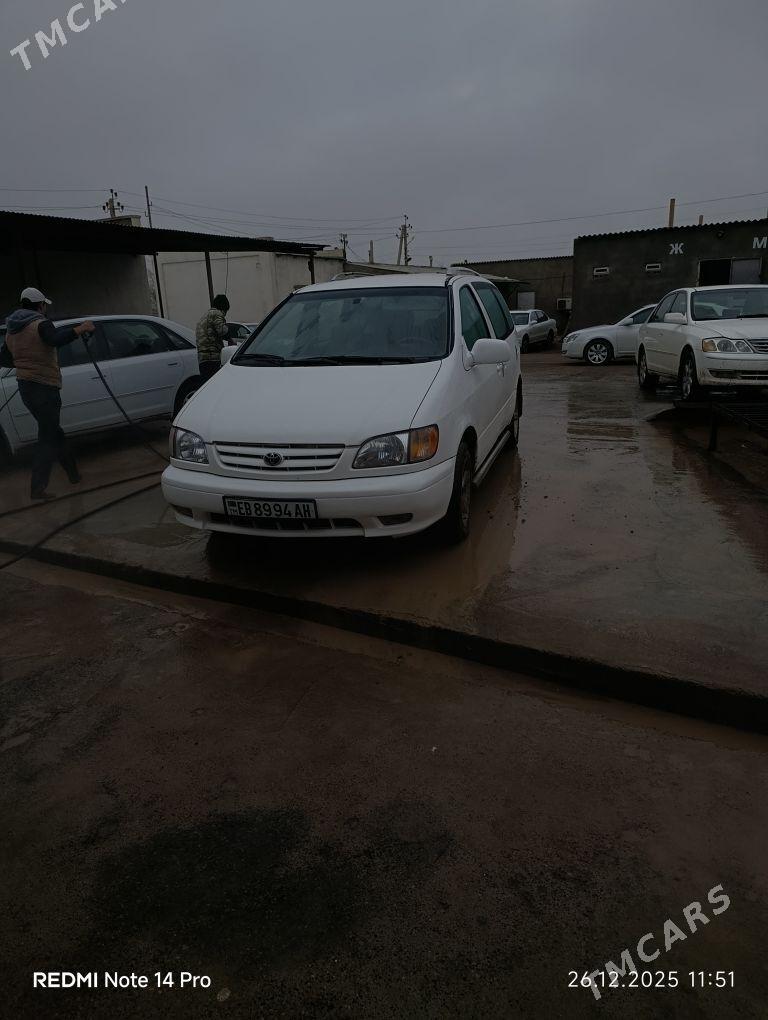 Toyota Sienna 2002 - 180 000 TMT - Теджен - img 1