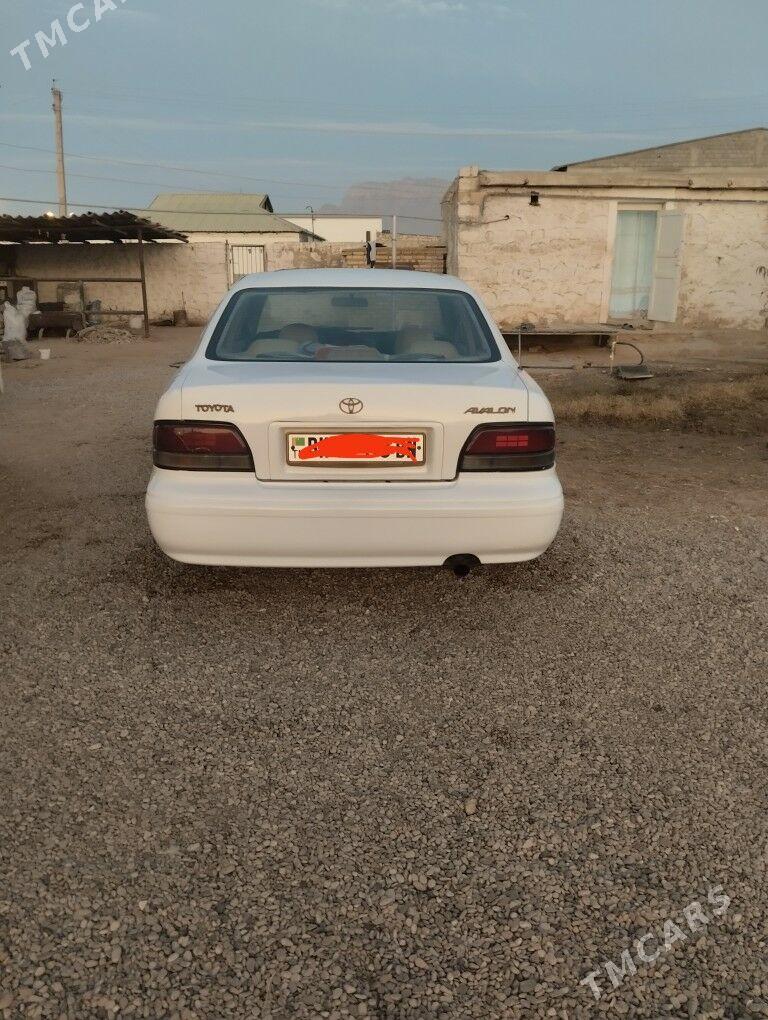 Toyota Avalon 1996 - 120 000 TMT - Jebel - img 1