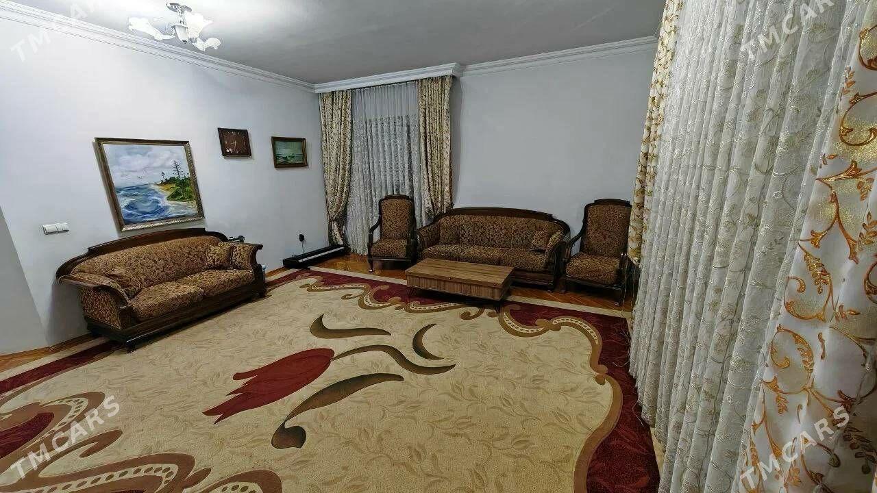 Arenda Sawetski️ elitka️ - Sowetskiý köç. (Garaşsyzlyk şaýoly) - img 1