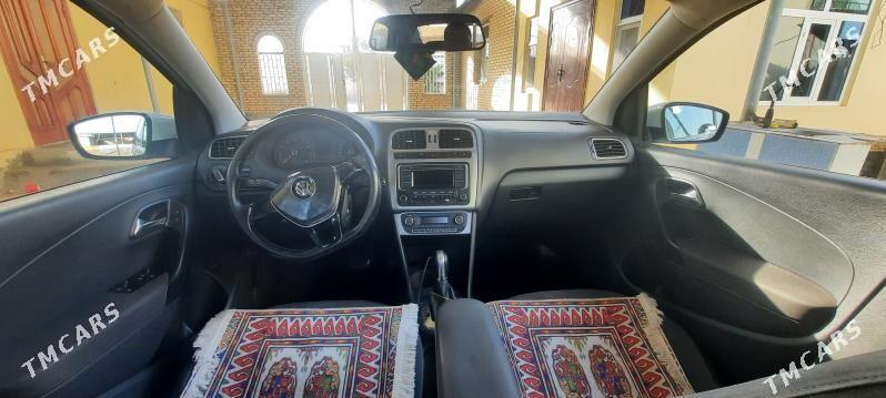 Volkswagen Polo 2015 - 160 000 TMT - Çoganly - img 1
