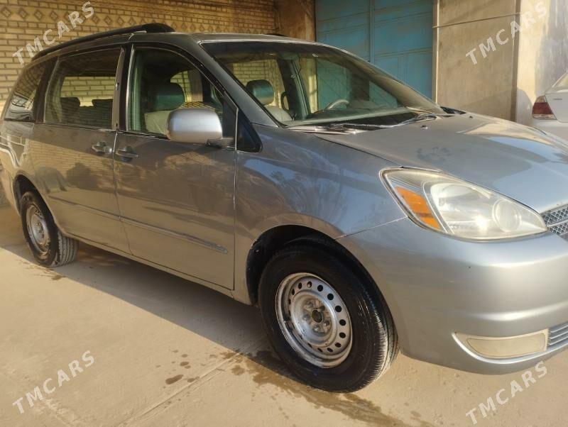 Toyota Sienna 2003 - 160 000 TMT - Гурбансолтан Едже - img 1