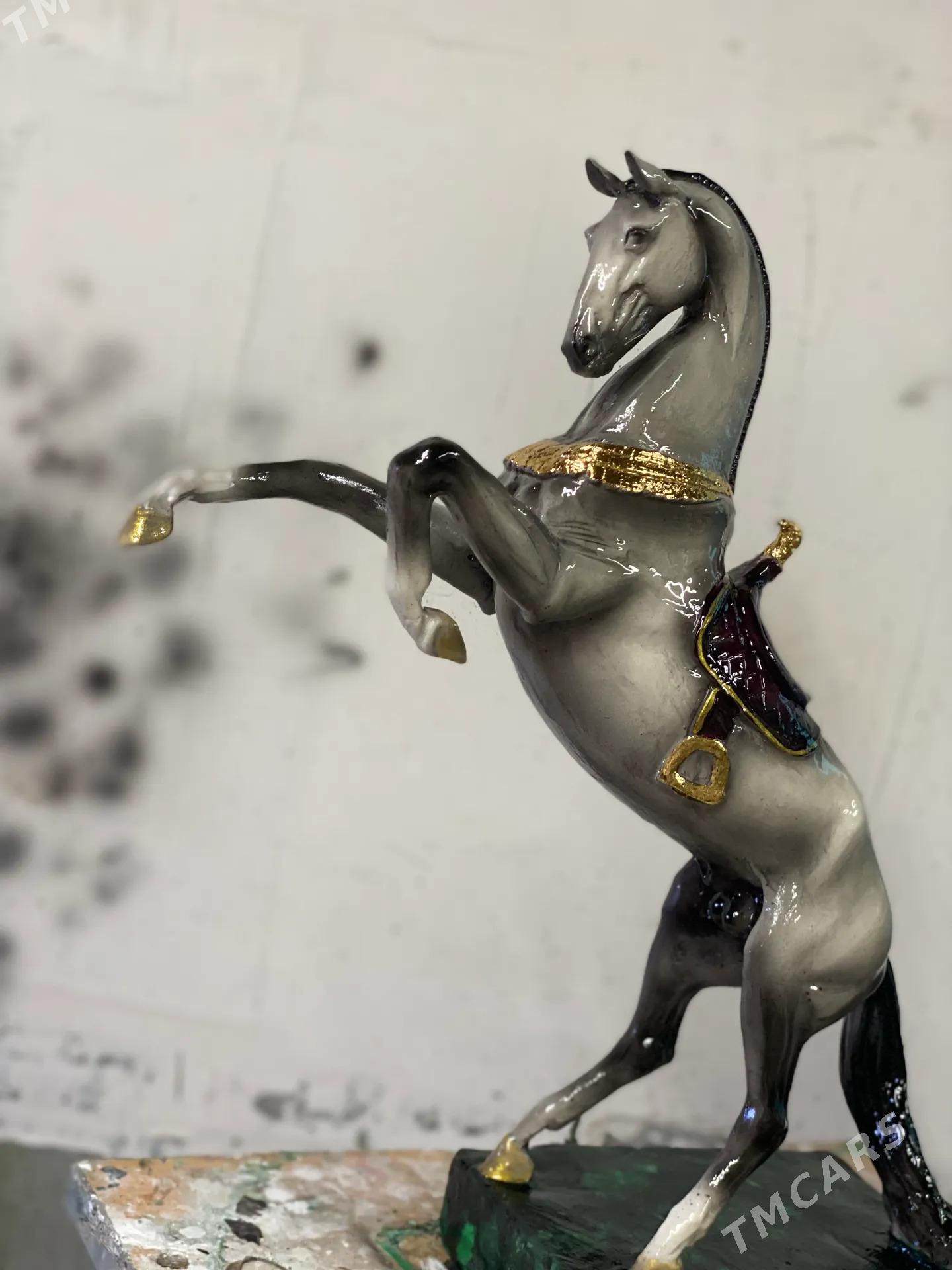 at heykeli - Балканабат - img 1