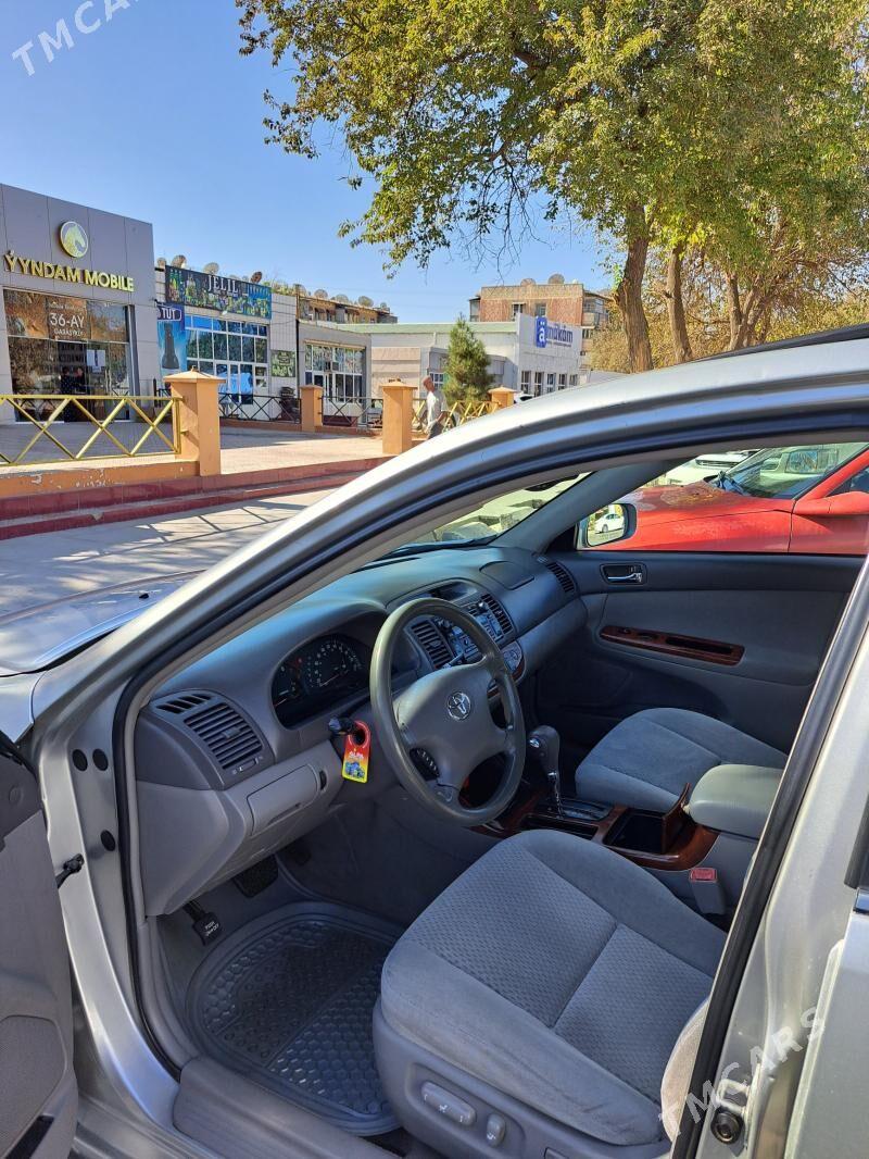 Toyota Camry 2004 - 170 000 TMT - Мары - img 1