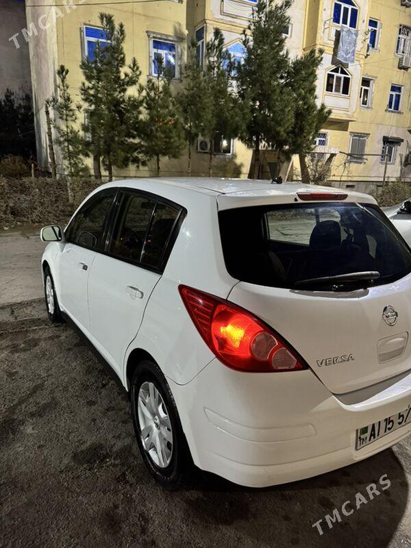 Nissan Versa 2011 - 109 000 TMT - Туркменабат - img 1