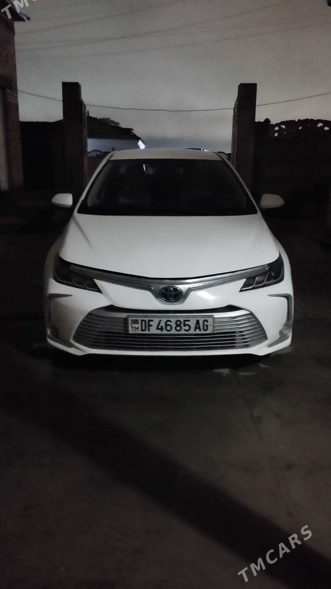 Toyota Corolla Hybrid 2022 - 220 000 TMT - Бузмеин - img 1