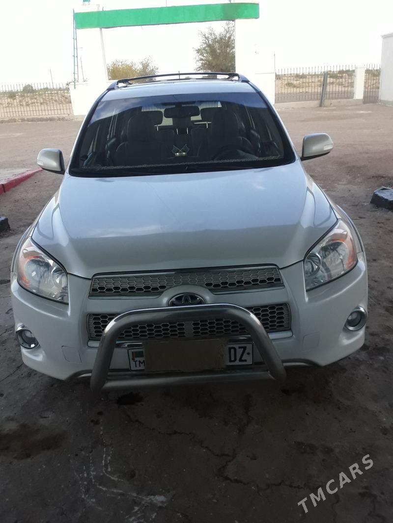 Toyota RAV4 2010 - 230 000 TMT - Рухубелентский этрап - img 1