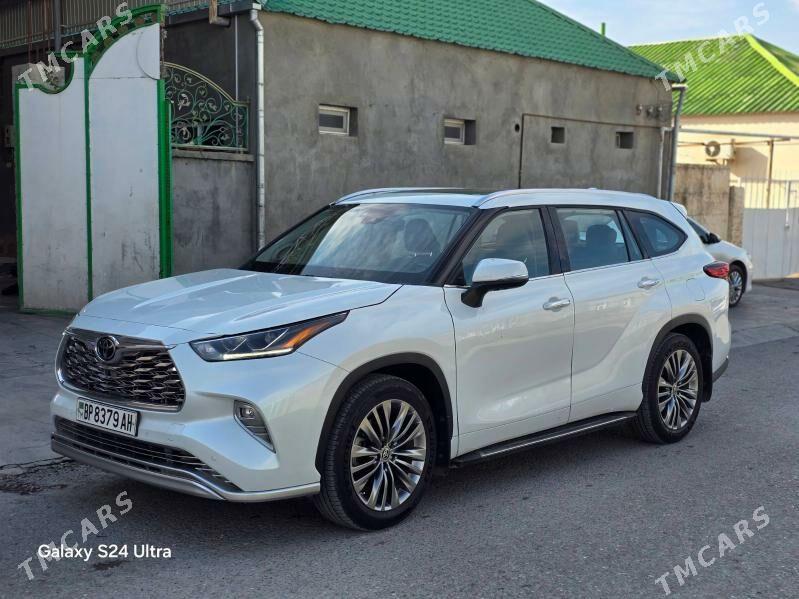 Toyota Highlander 2022 - 620 000 TMT - Гуртли - img 1
