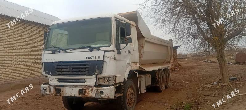 Howo Sinotruk 2012 - 180 000 TMT - Babadaýhan - img 1