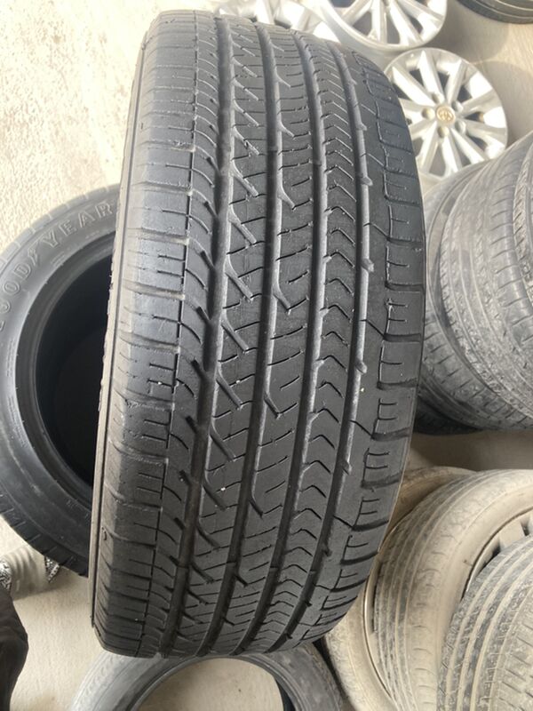 Good Year 215/55/17 1 400 TMT - Кëши - img 1