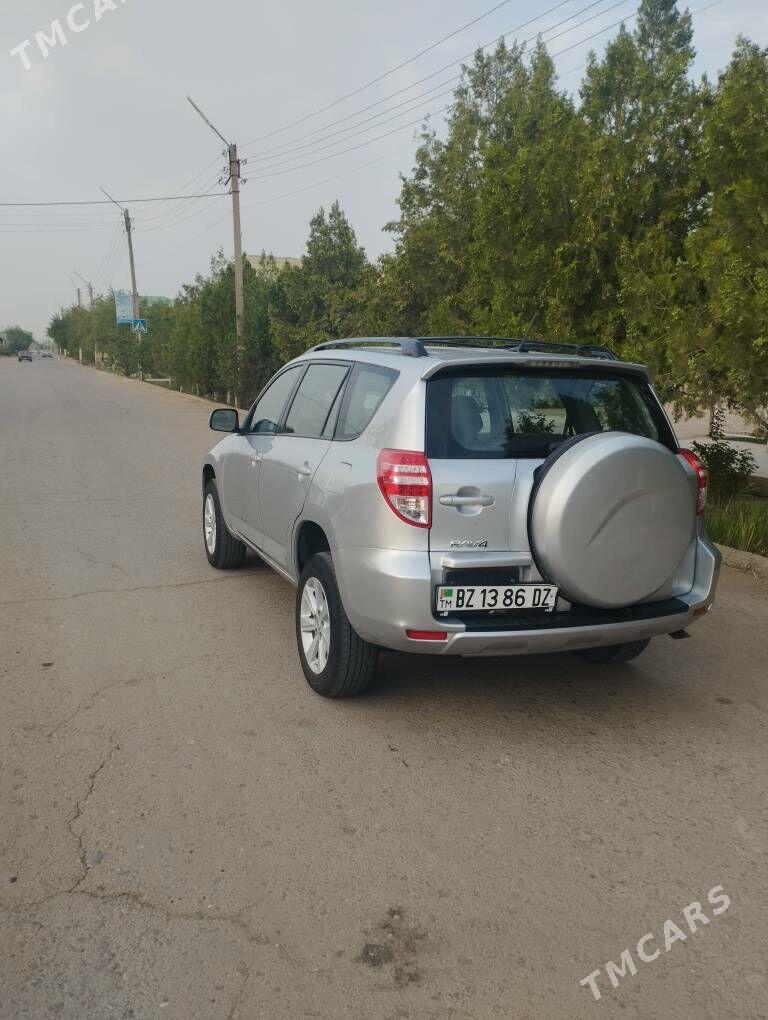 Toyota RAV4 2011 - 220 000 TMT - Акдепе - img 1
