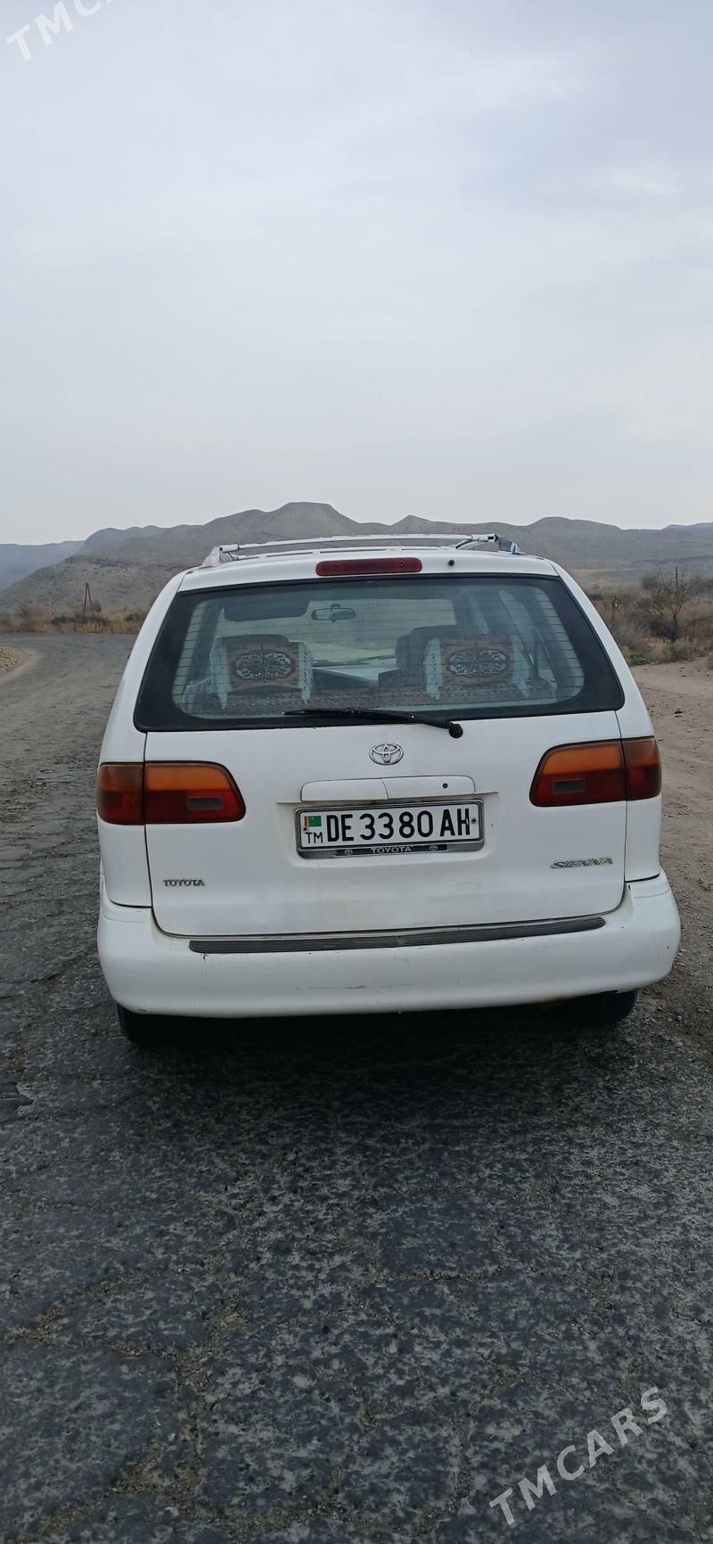 Toyota Sienna 2000 - 145 000 TMT - Махтумкули - img 1