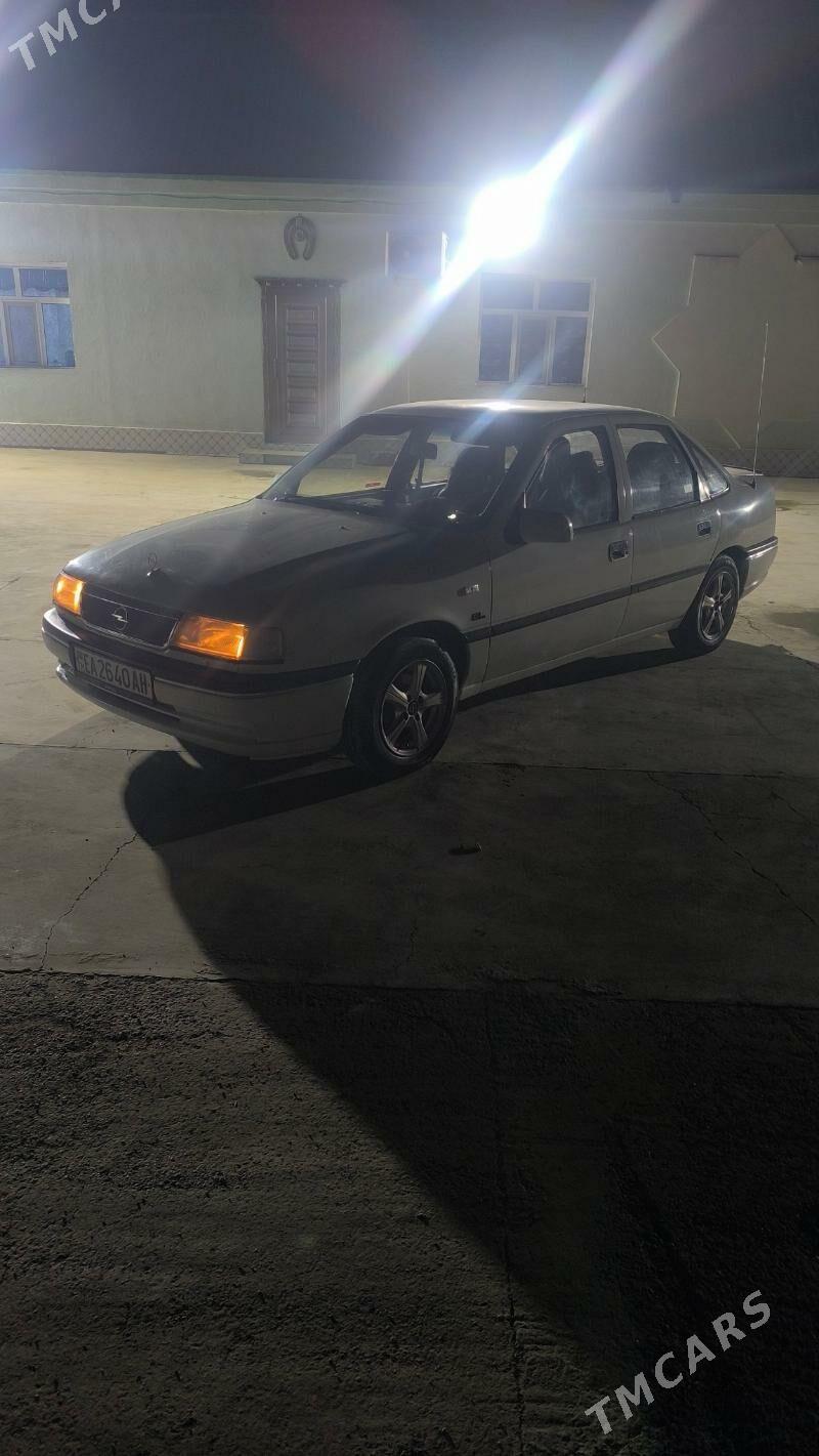 Opel Vectra 1993 - 59 000 TMT - Бахарден - img 1