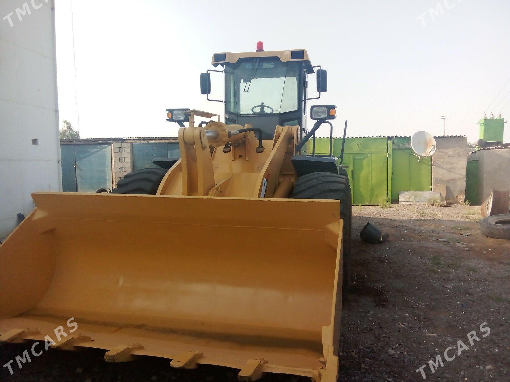 XCMG LW500F 2011 - 455 000 TMT - Ak bugdaý etraby - img 1