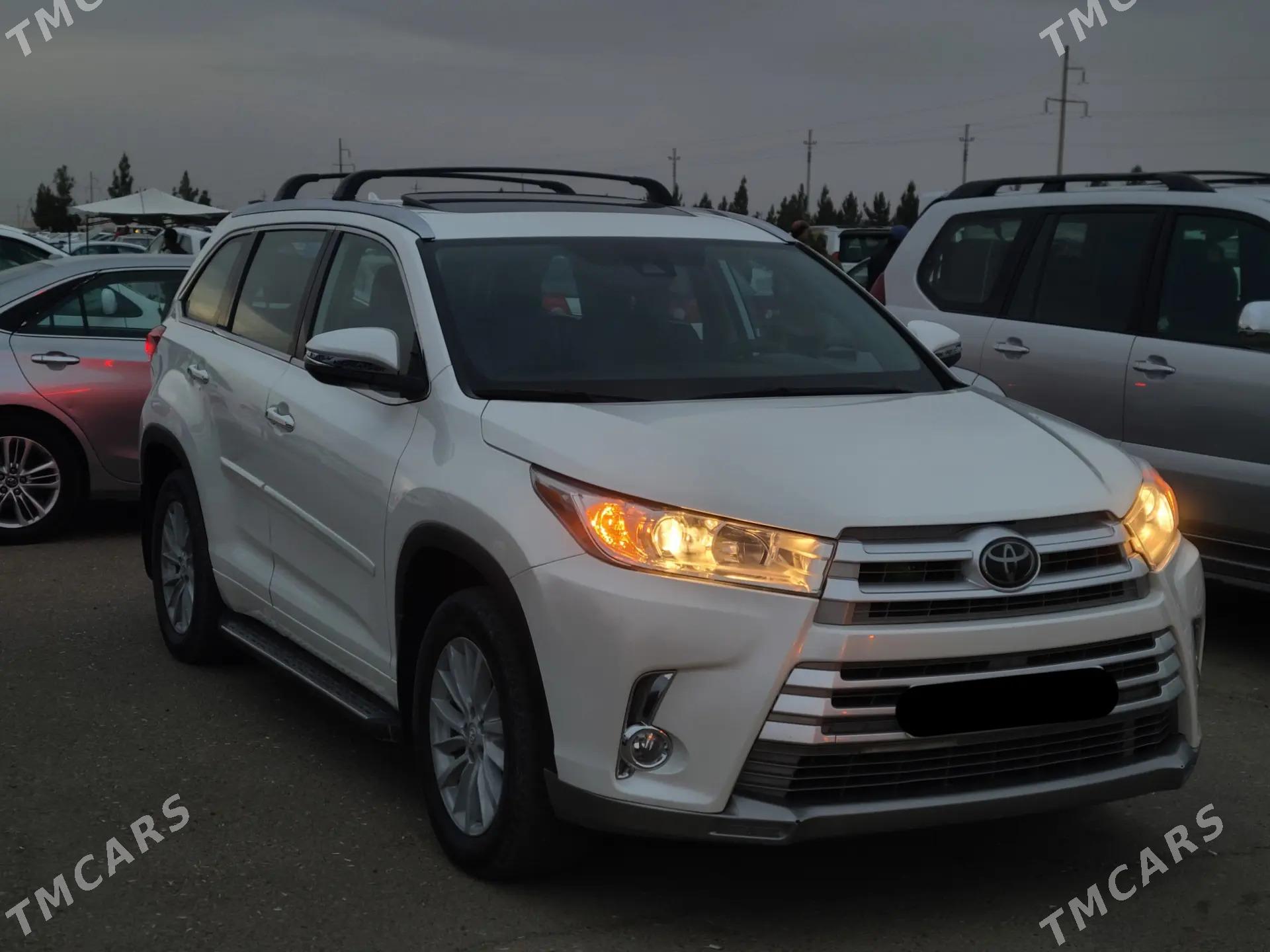Toyota Highlander 2018 - 510 000 TMT - Байрамали - img 1