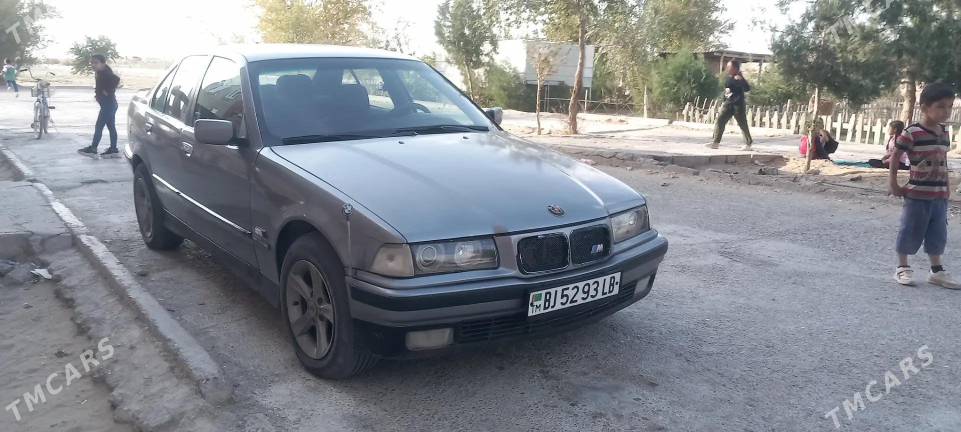 BMW 3 Series 1993 - 40 000 TMT - Сейди - img 1