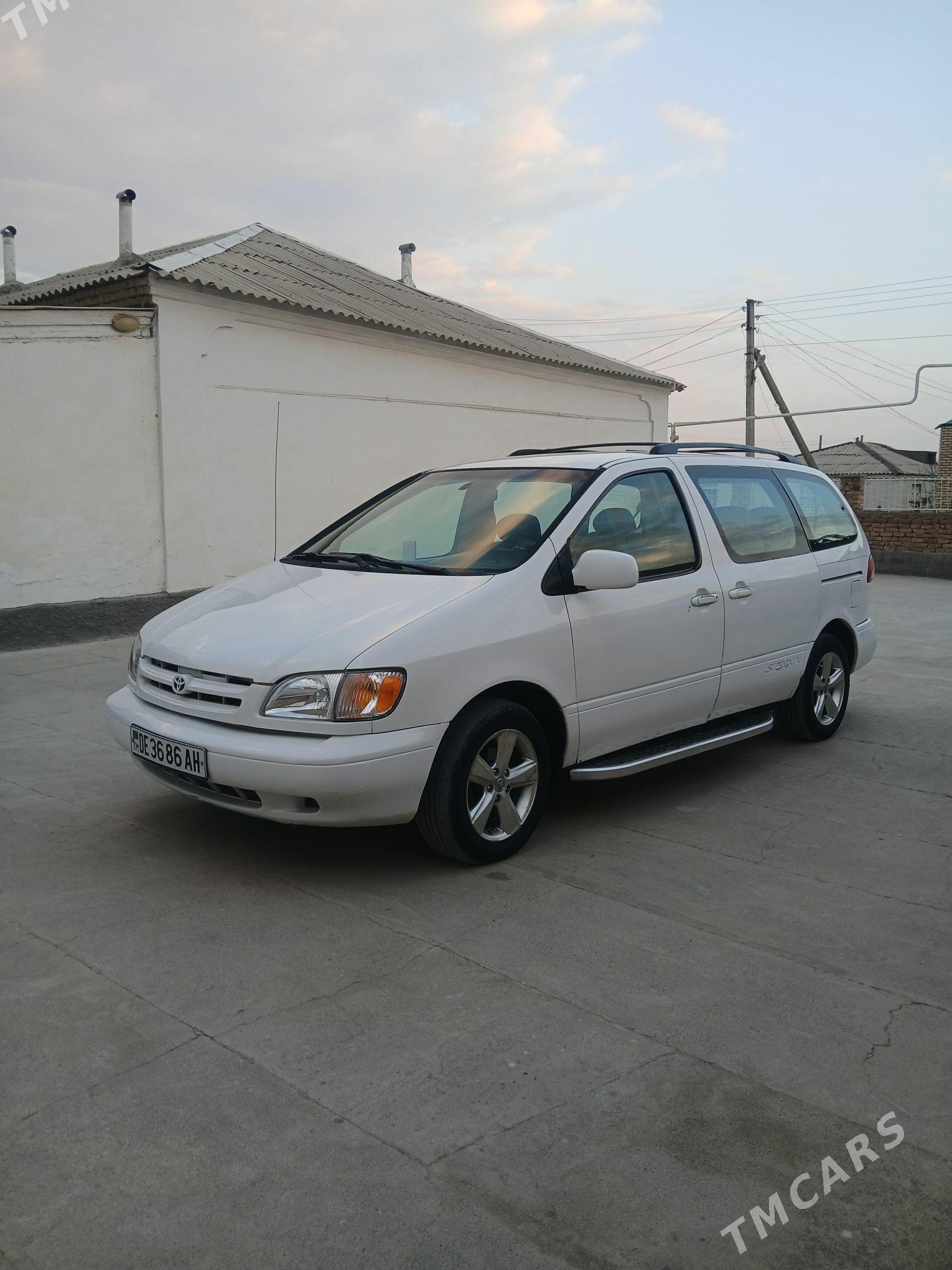 Toyota Sienna 2001 - 150 000 TMT - Bäherden - img 1