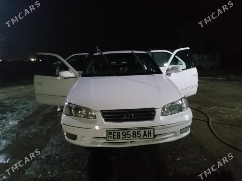 Toyota Camry 2001 - 145 000 TMT - Теджен - img 1