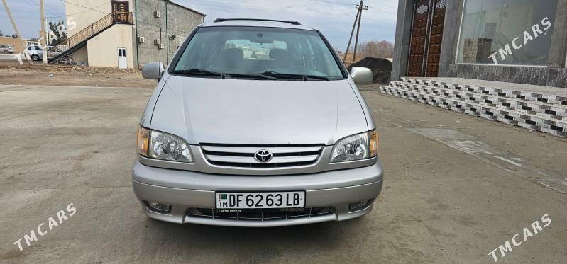Toyota Sienna 2002 - 190 000 TMT - Халач - img 1