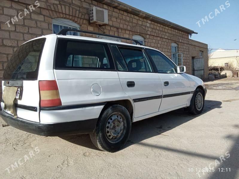 Opel Astra 1992 - 30 000 TMT - Векильбазар - img 1