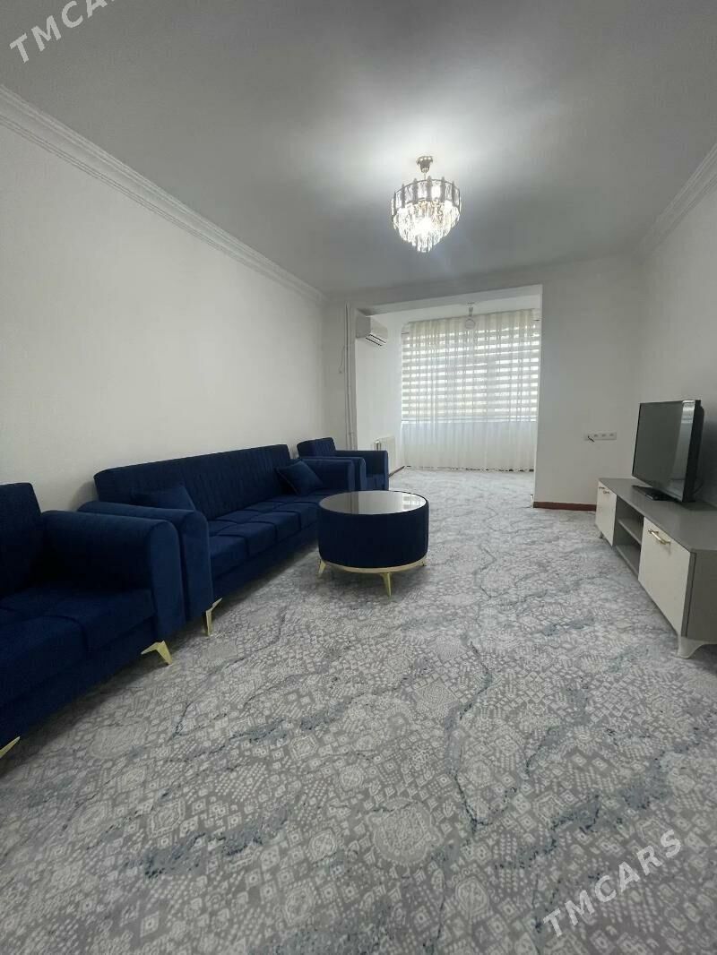 9 Mkr 3/2 3 Kom 67m² - 9 мкр - img 1