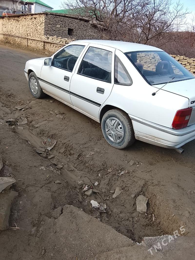 Opel Vectra 1991 - 43 000 TMT - Бахарден - img 1