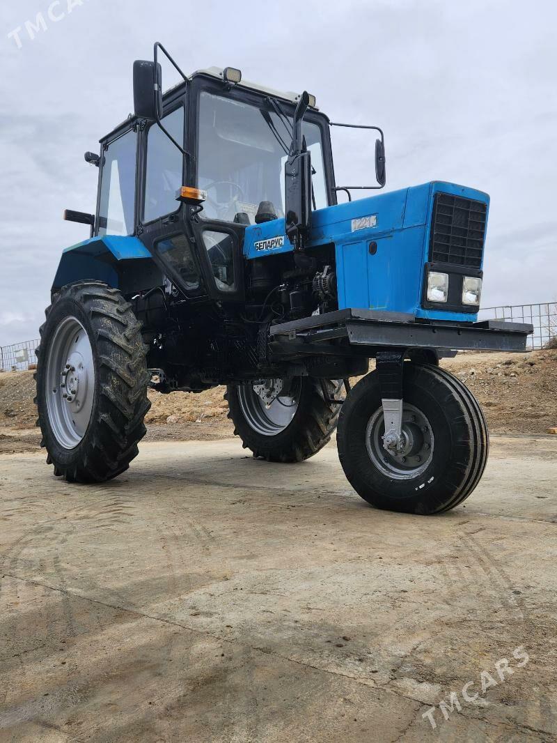 MTZ 82 1982 - 150 000 TMT - Гызыларбат - img 1