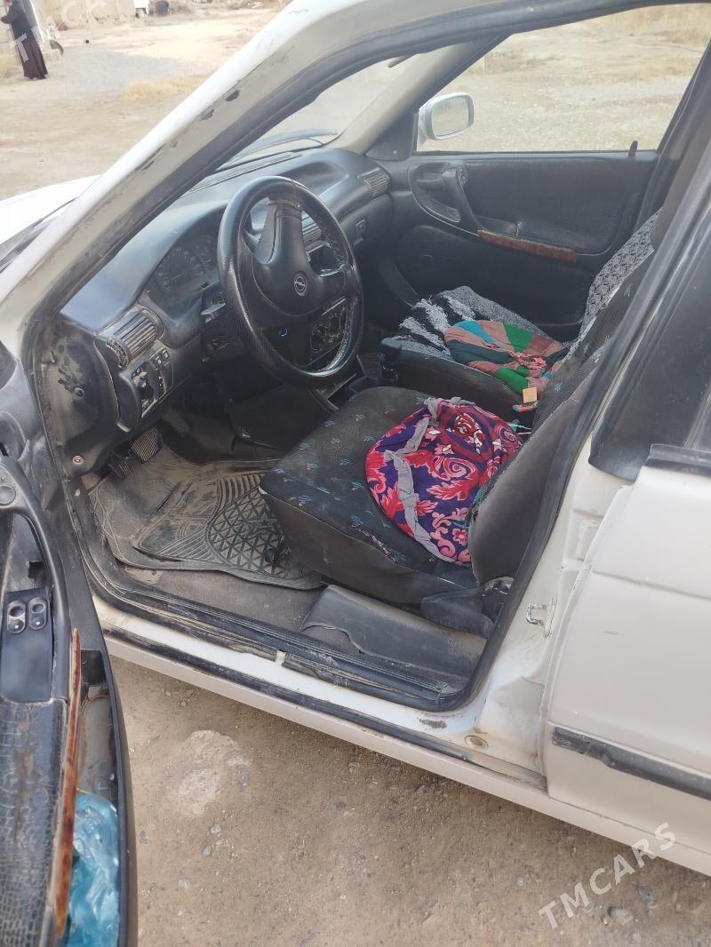 Opel Astra 1993 - 28 000 TMT - Бахарден - img 1