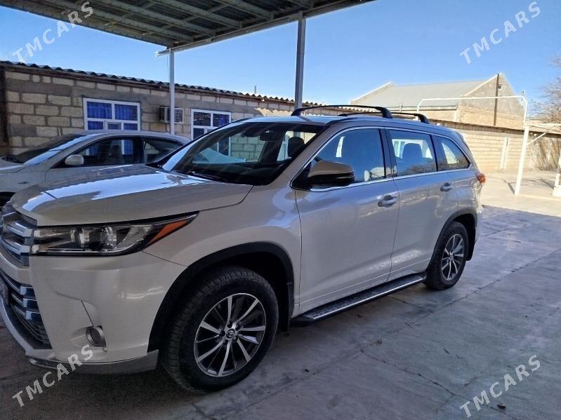 Toyota Highlander 2019 - 460 000 TMT - Гызыларбат - img 1