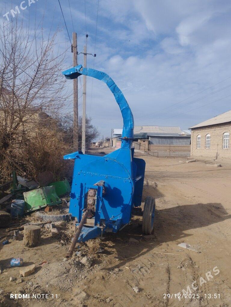 MTZ T-28 2001 - 30 000 TMT - Sakarçäge - img 1