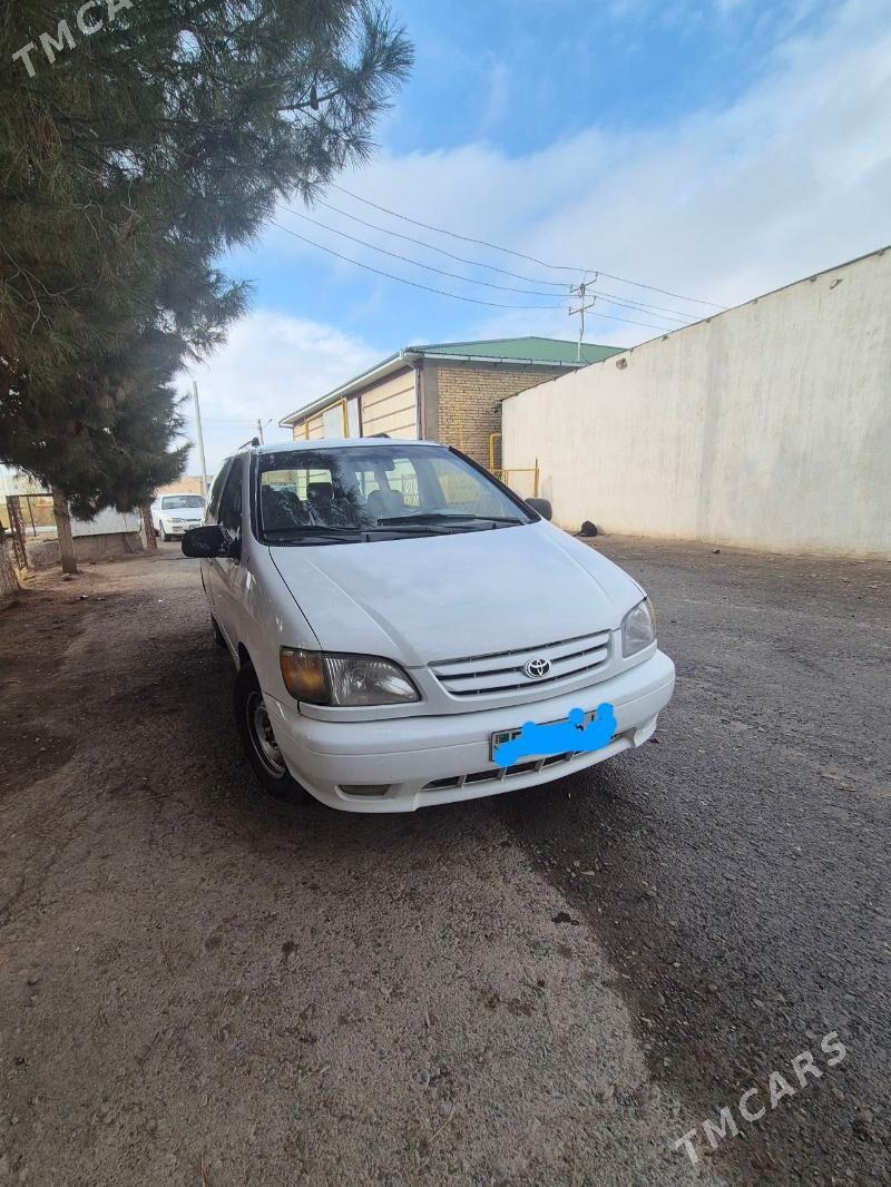 Toyota Sienna 2000 - 130 000 TMT - Туркменабат - img 1
