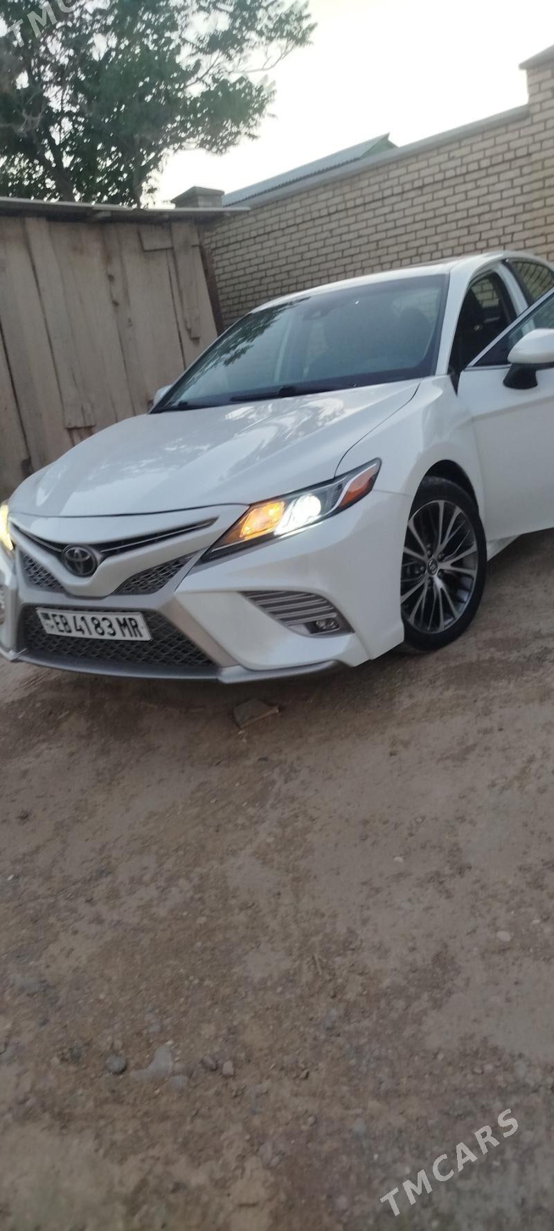 Toyota Camry 2019 - 300 000 TMT - Sakarçäge - img 1