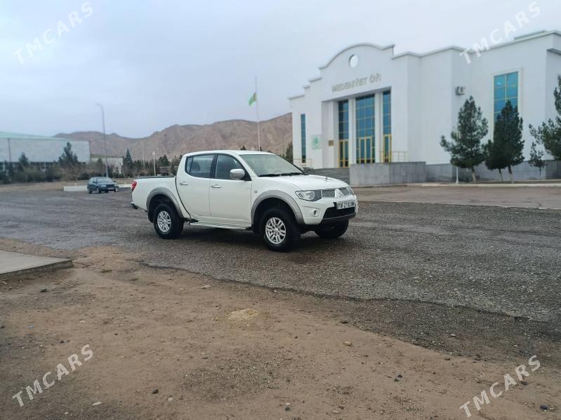 Mitsubishi L200 2011 - 300 000 TMT - Туркменбаши - img 1