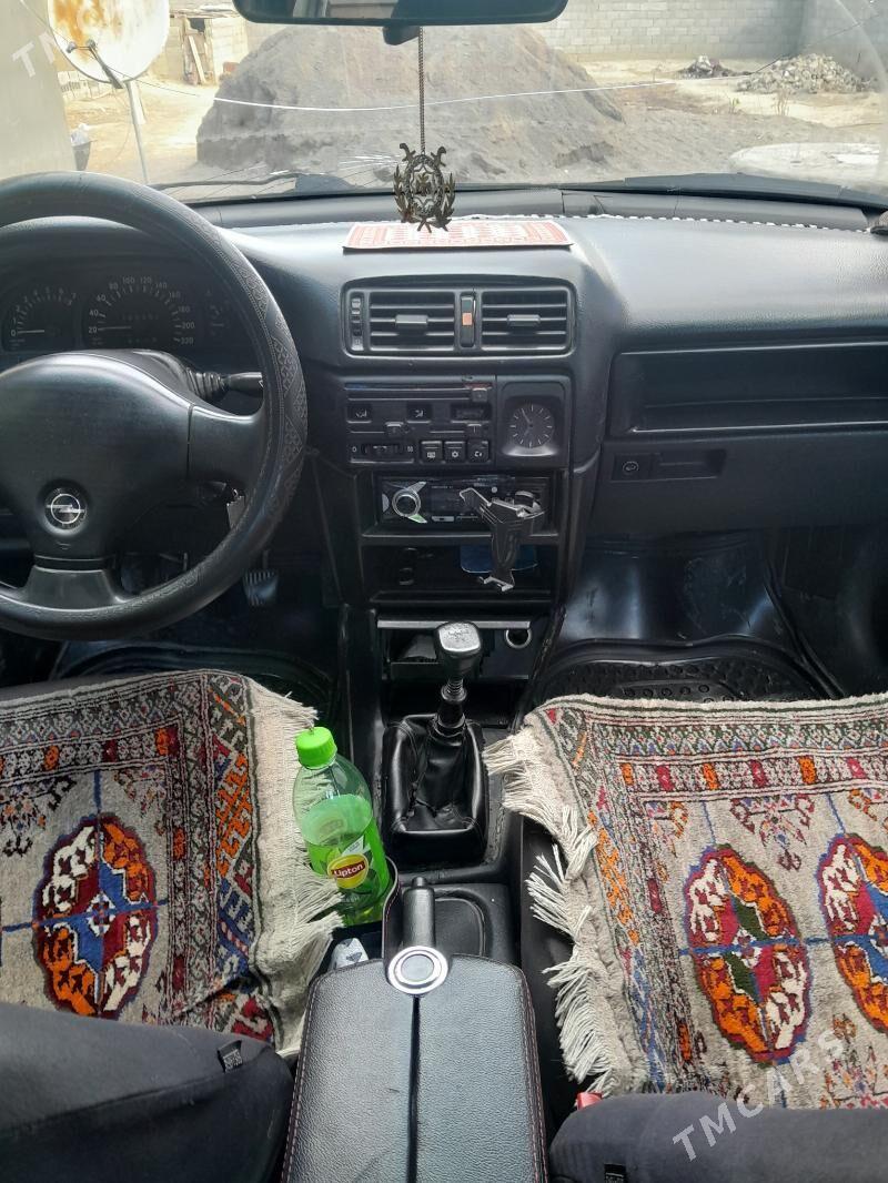 Opel Vectra 1992 - 36 000 TMT - Бахарден - img 1