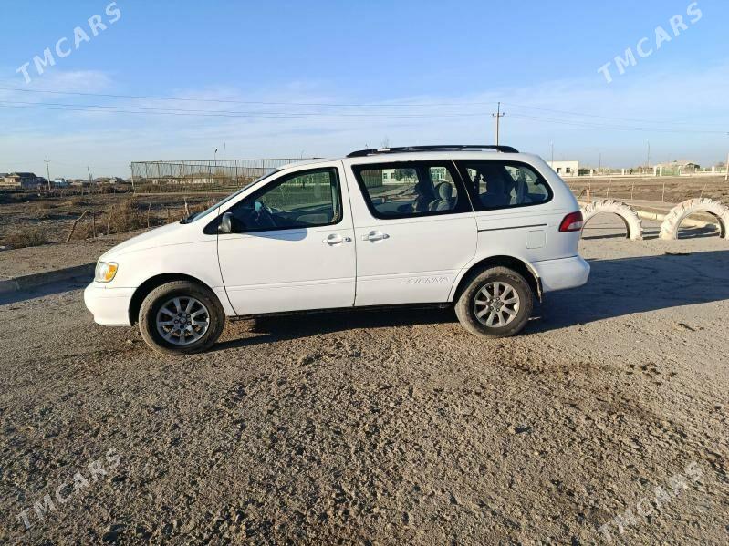 Toyota Sienna 2001 - 180 000 TMT - Esenguly - img 1