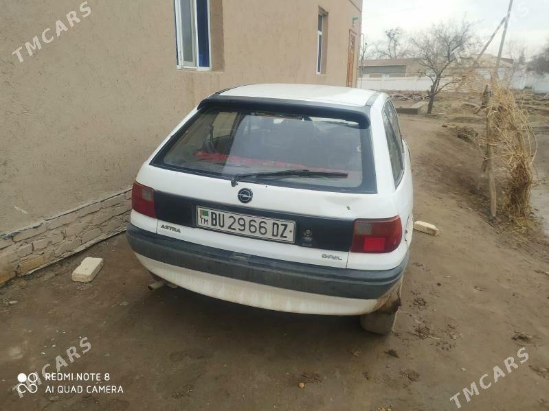 Opel Astra 1992 - 15 000 TMT - Гурбансолтан Едже - img 1