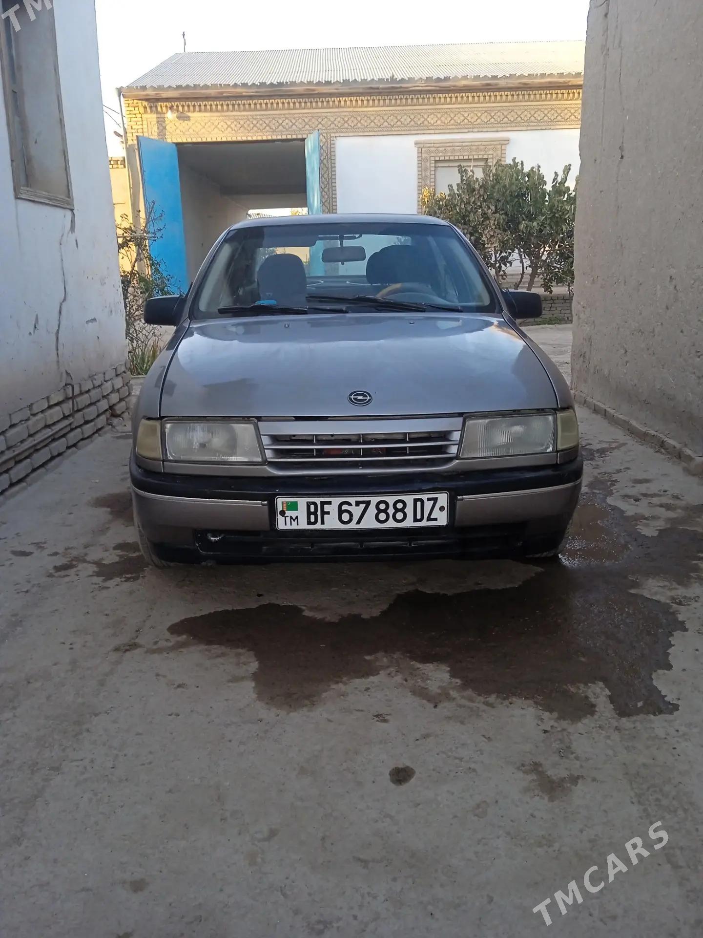 Opel Vectra 1992 - 38 000 TMT - Гурбансолтан Едже - img 1
