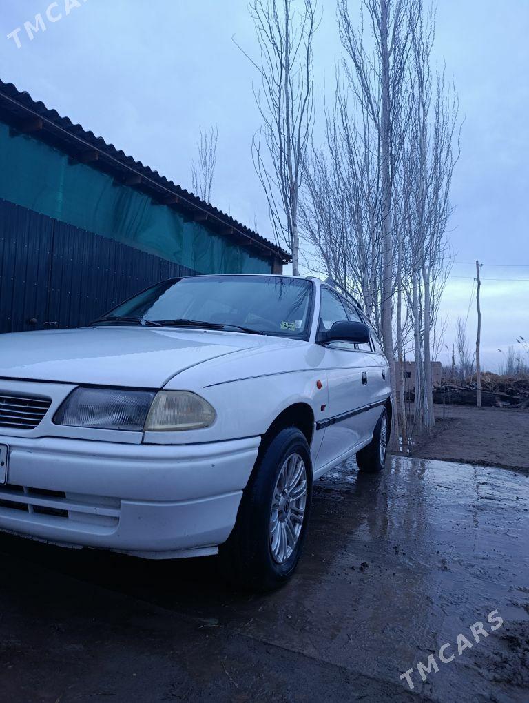 Opel Astra 1997 - 40 000 TMT - Гурбансолтан Едже - img 1