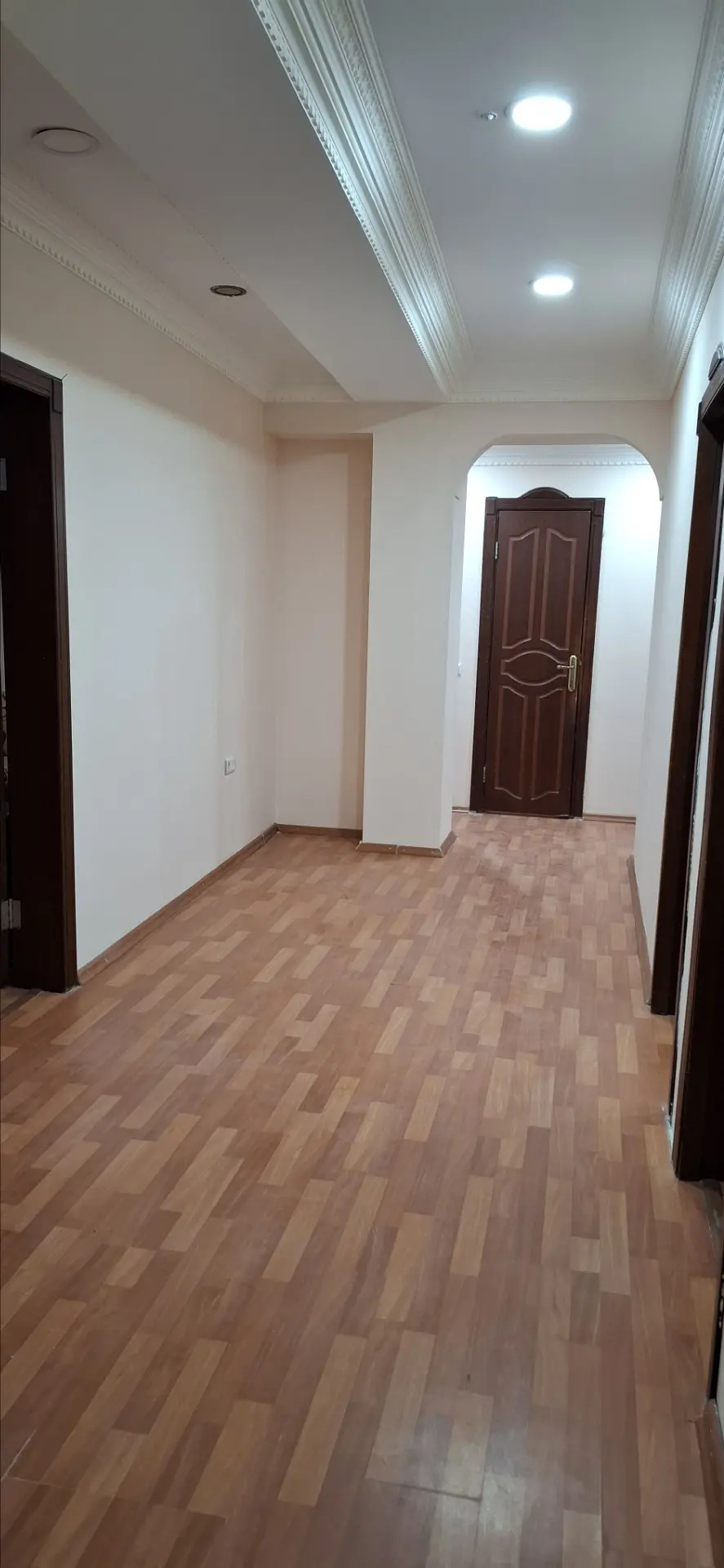 5 Mkr 4/4 4 Kom 130 m² - 5 мкр - img 1