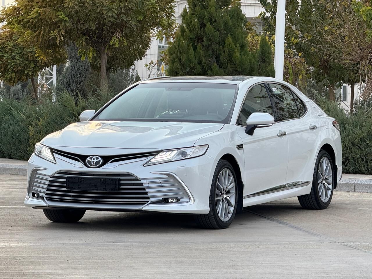 Toyota Camry 2023 - 682 000 TMT - Ашхабад - img 1