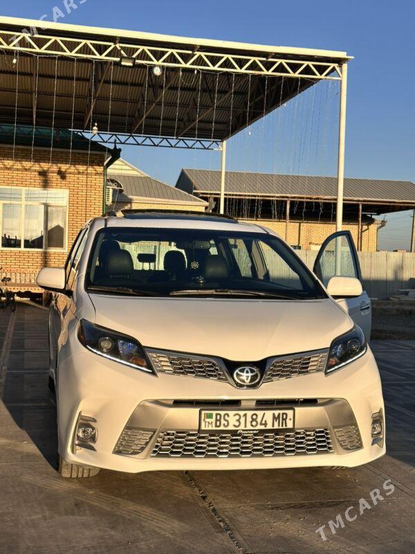 Toyota Sienna 2017 - 400 000 TMT - Mary - img 1