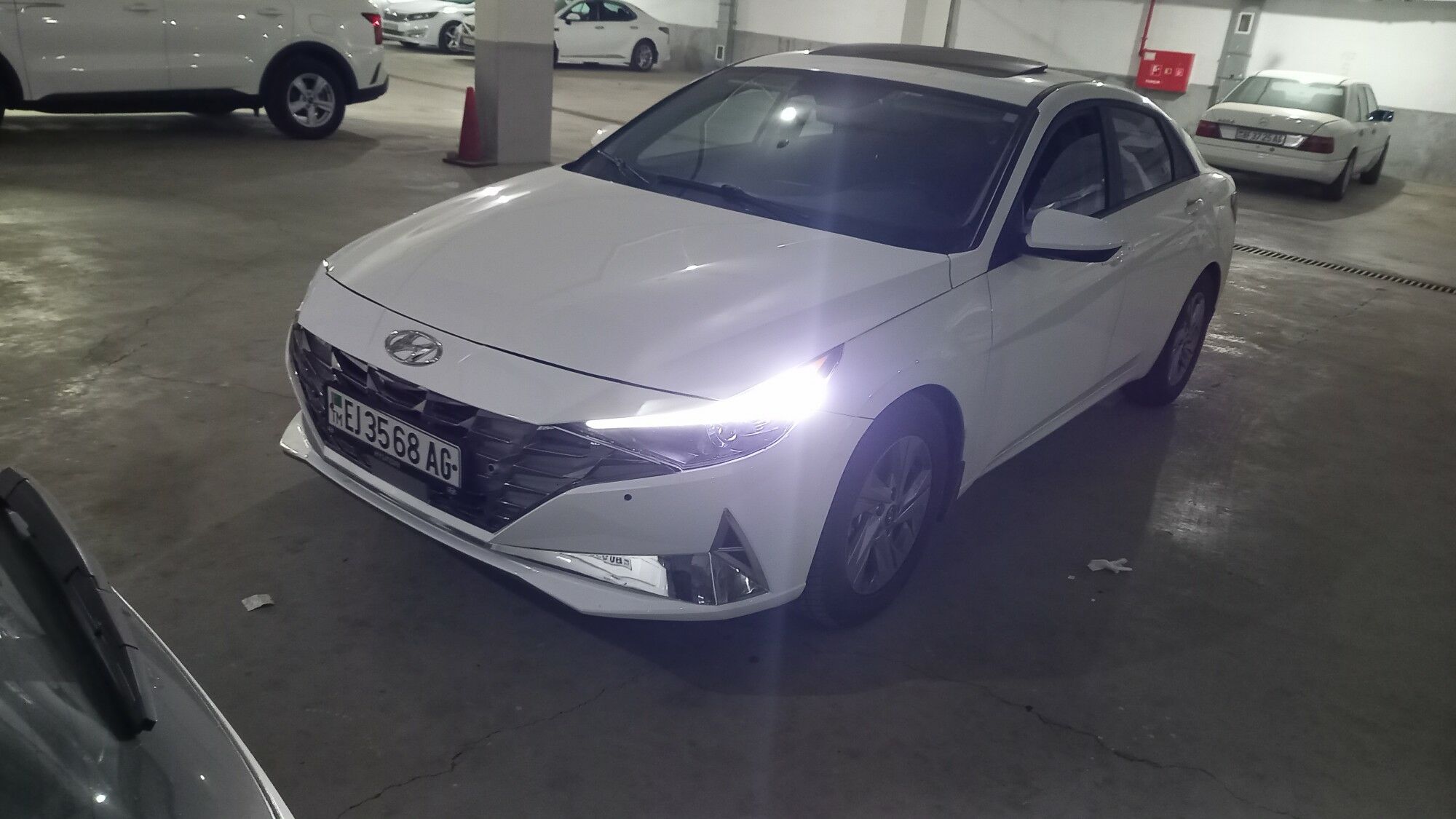 Hyundai Elantra 2022 - 270 000 TMT - Podwoýski köç. (Bitarap Türkmenistan şaýoly) - img 1