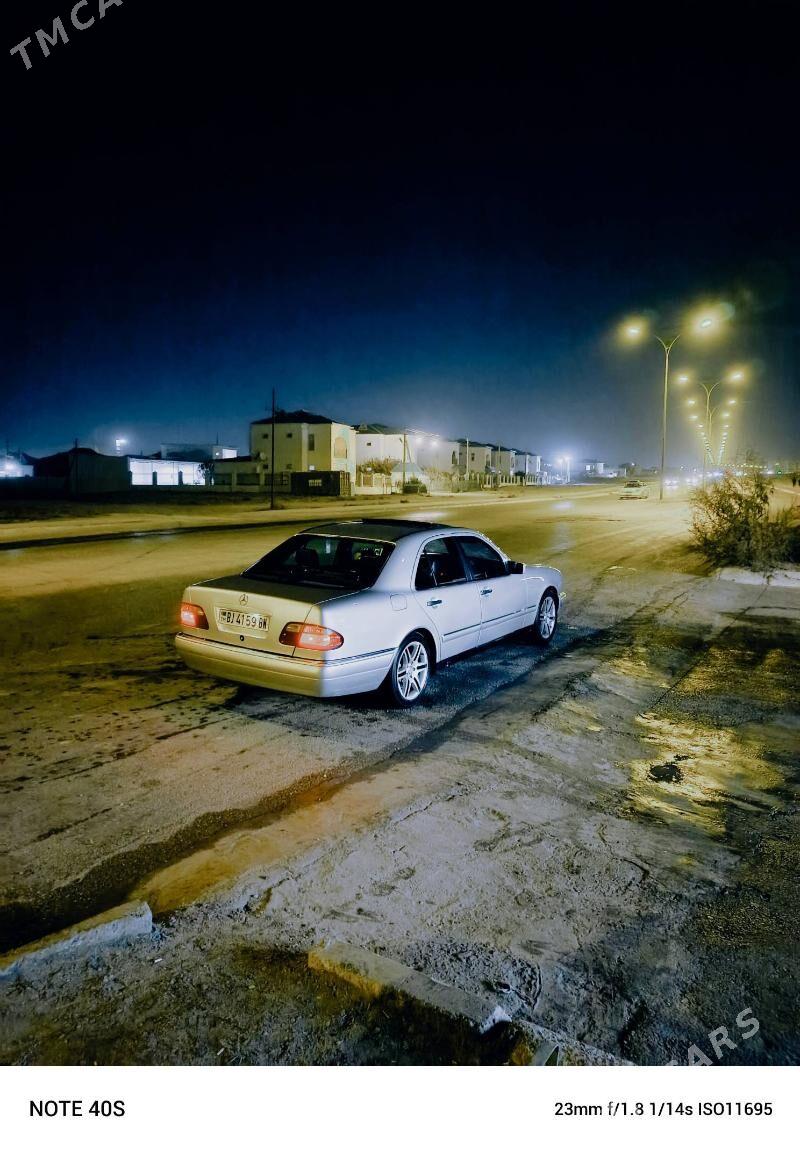 Mercedes-Benz C320 1998 - 80 000 TMT - Балканабат - img 1